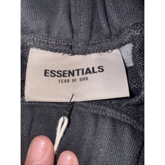 NWT Fear of God Essentials Shorts Men’s Large (m27) - Picture 3 of 4